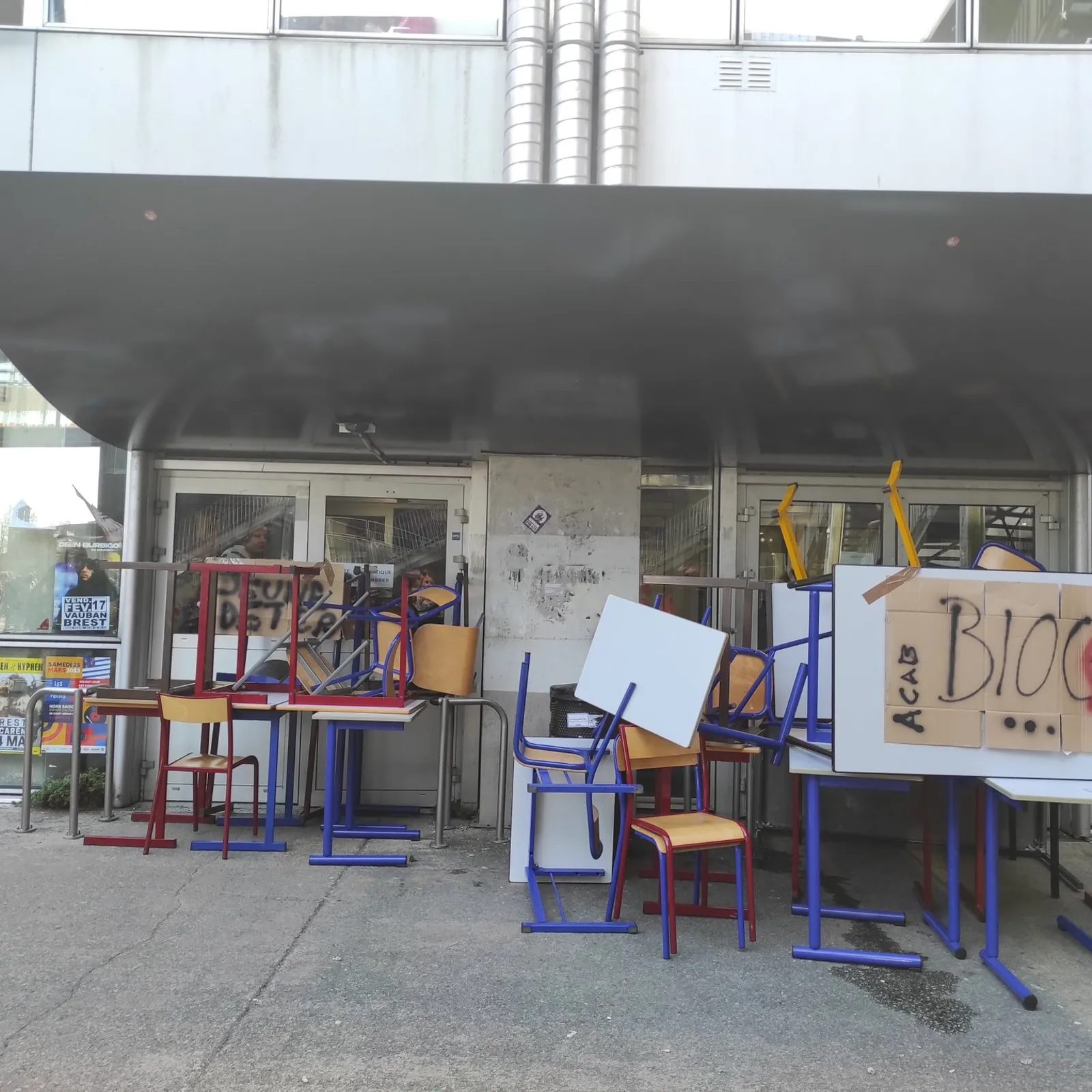 Stañket eo an UBO ! 