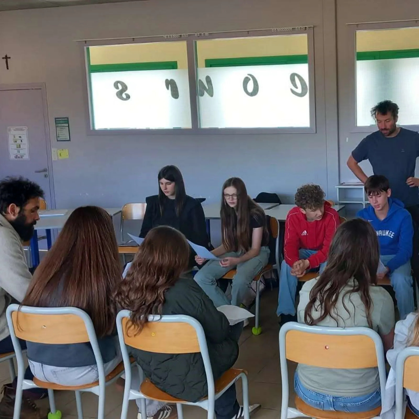 Pozioù: Ur raktres evit liammiñ ar skolajidi get sevenadur ar vro