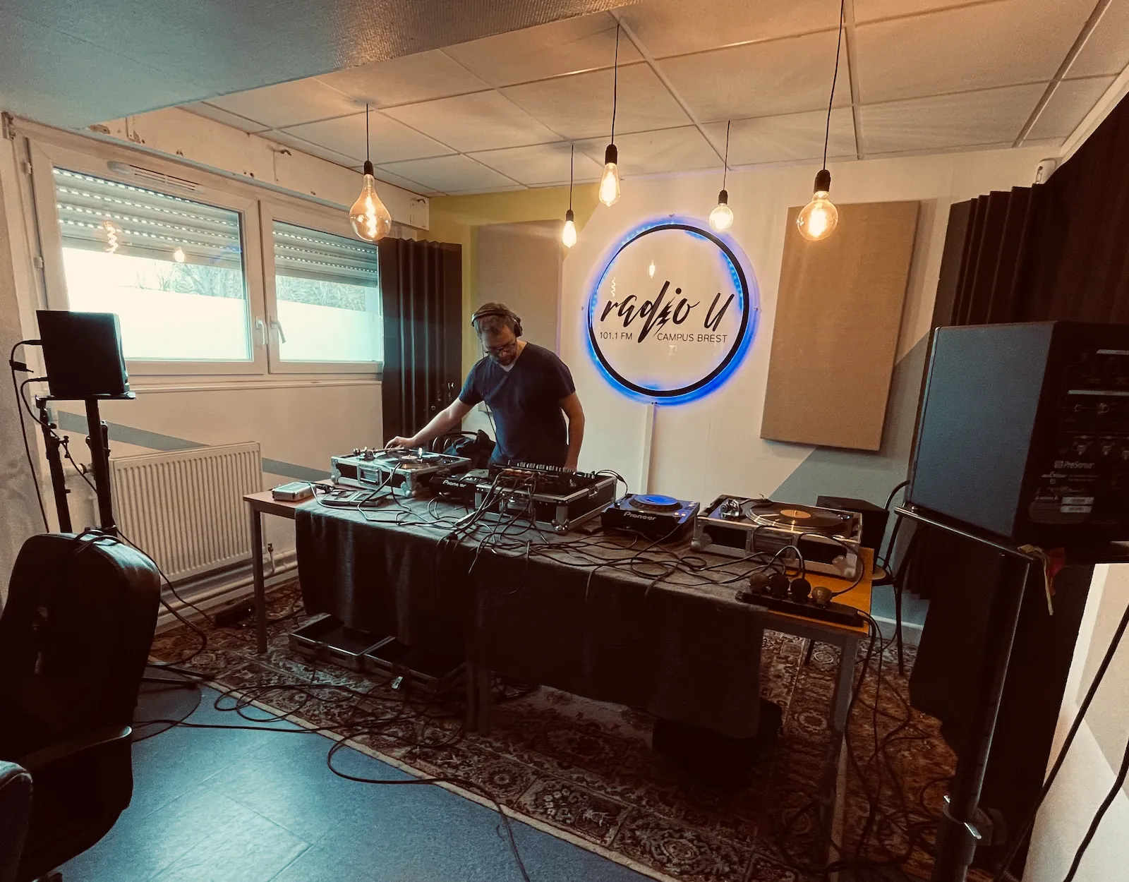 Bside Airlines #364  WHITE CARD • YANN LEAN