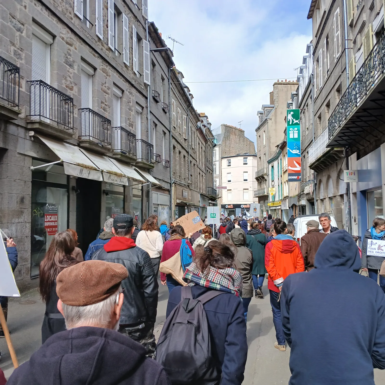 Manifestet enep ar ouennelouriezh hag ar faskouriezh e St Brieg