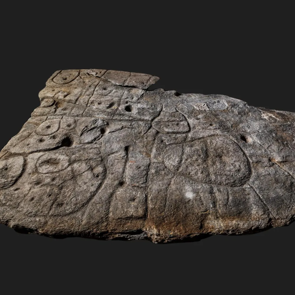 Avec les archéologues sur le site de découverte de la dalle gravée de Saint Belec 01