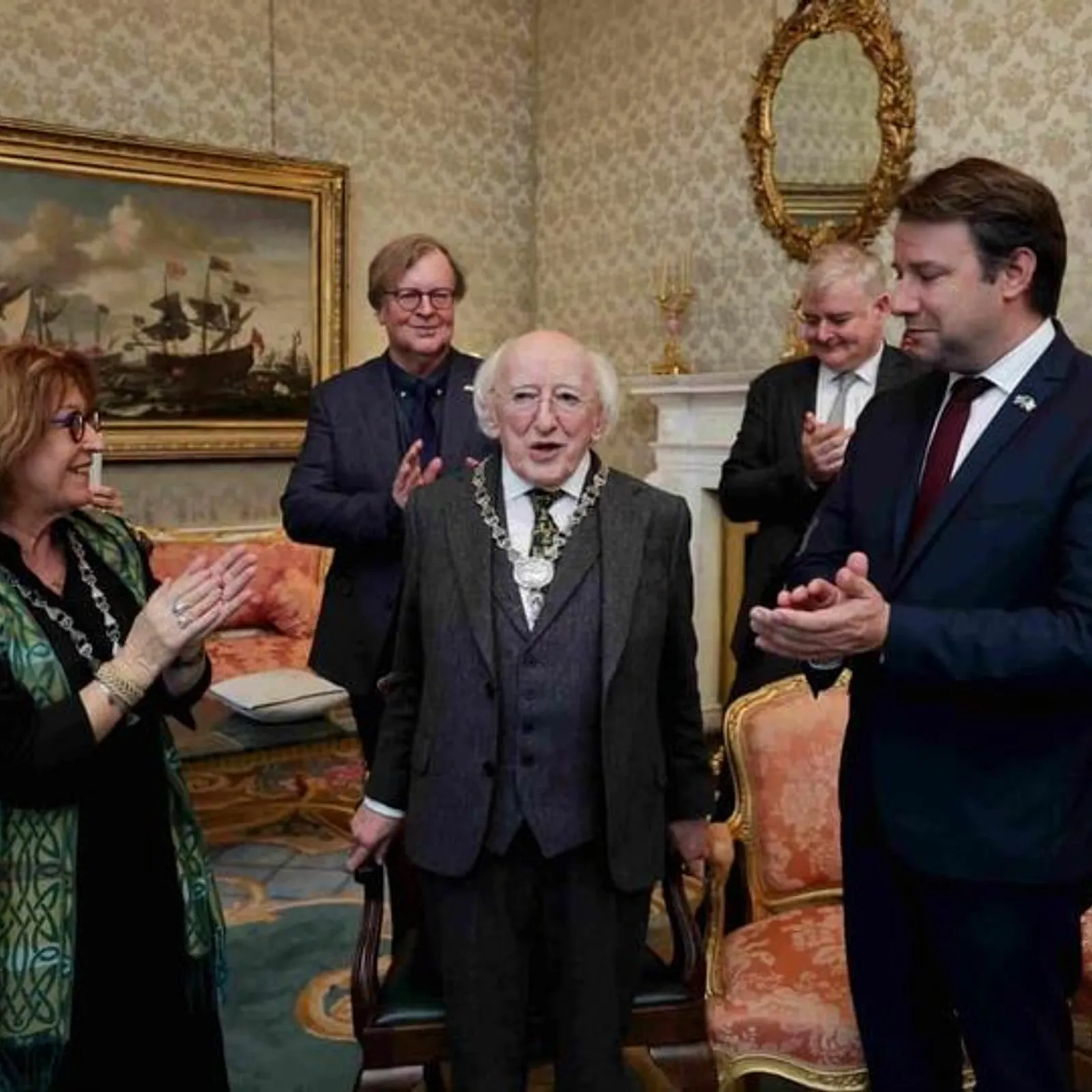 Prezidant Republik Iwerzhon zo bet roet Kolier an Erminig dezhañ