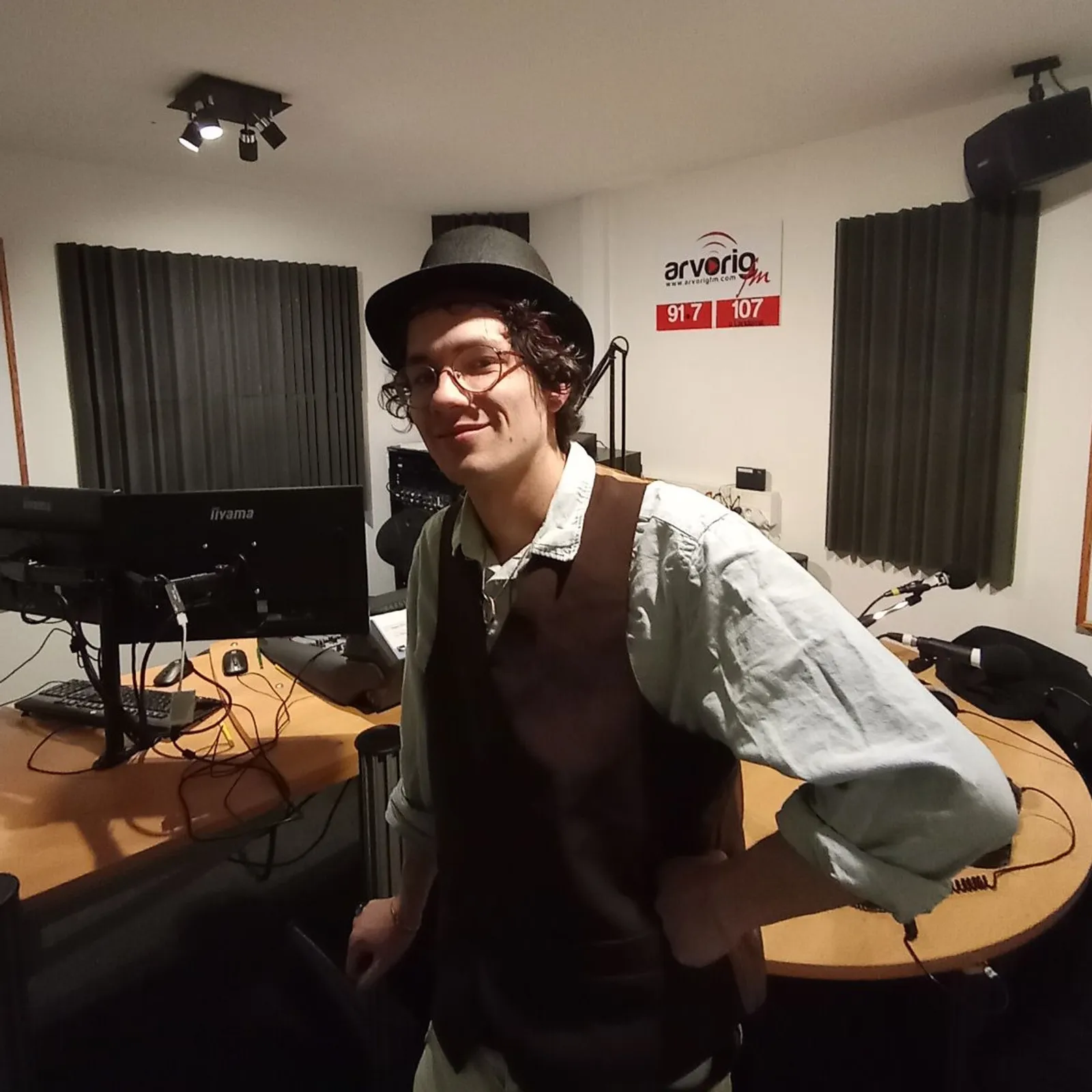 Berzh a ra an drag show e Brest gant ar strollad Glory All