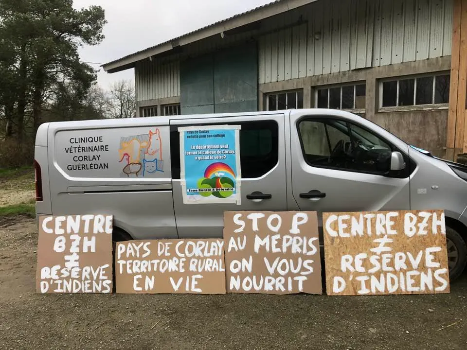 Fermeture du collège de Corlay, mobilisation contre la décision du Conseil départemental 01