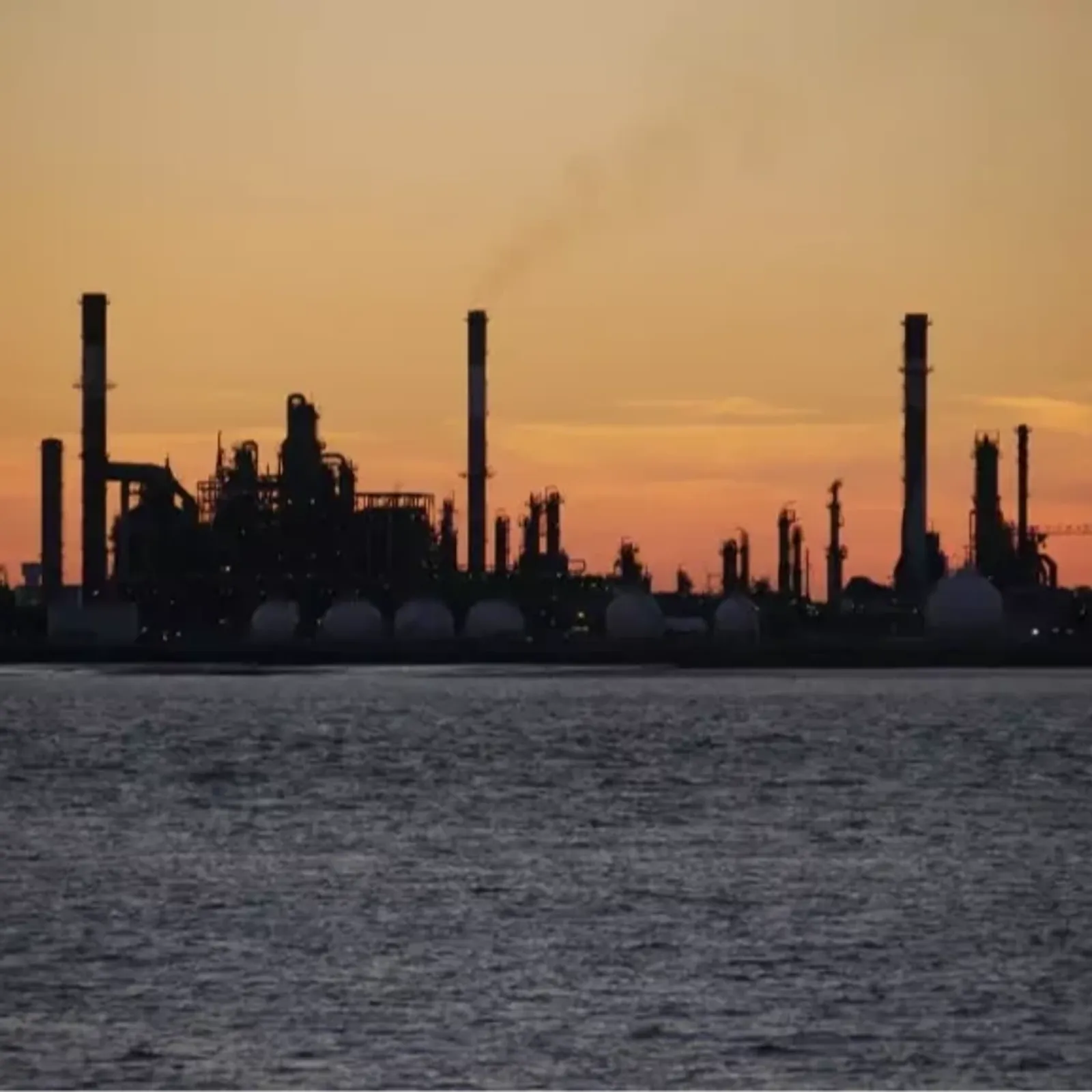 Enklask Splann! : Porzh Sant-Nazer, klañv gant e industriezhioù