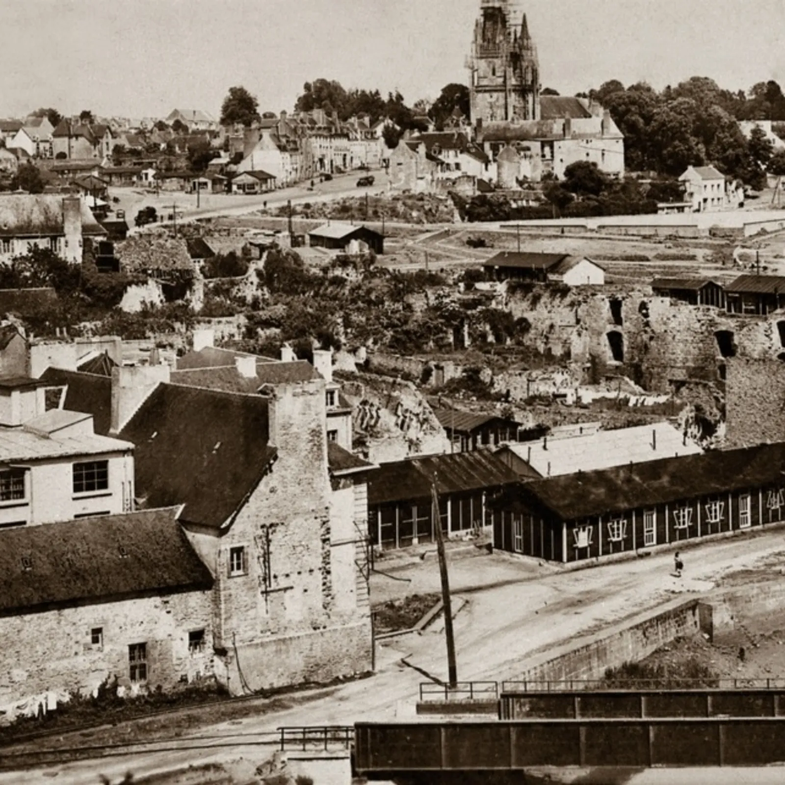 Ludovic Denoel : sa vie, la guerre à Hennebont