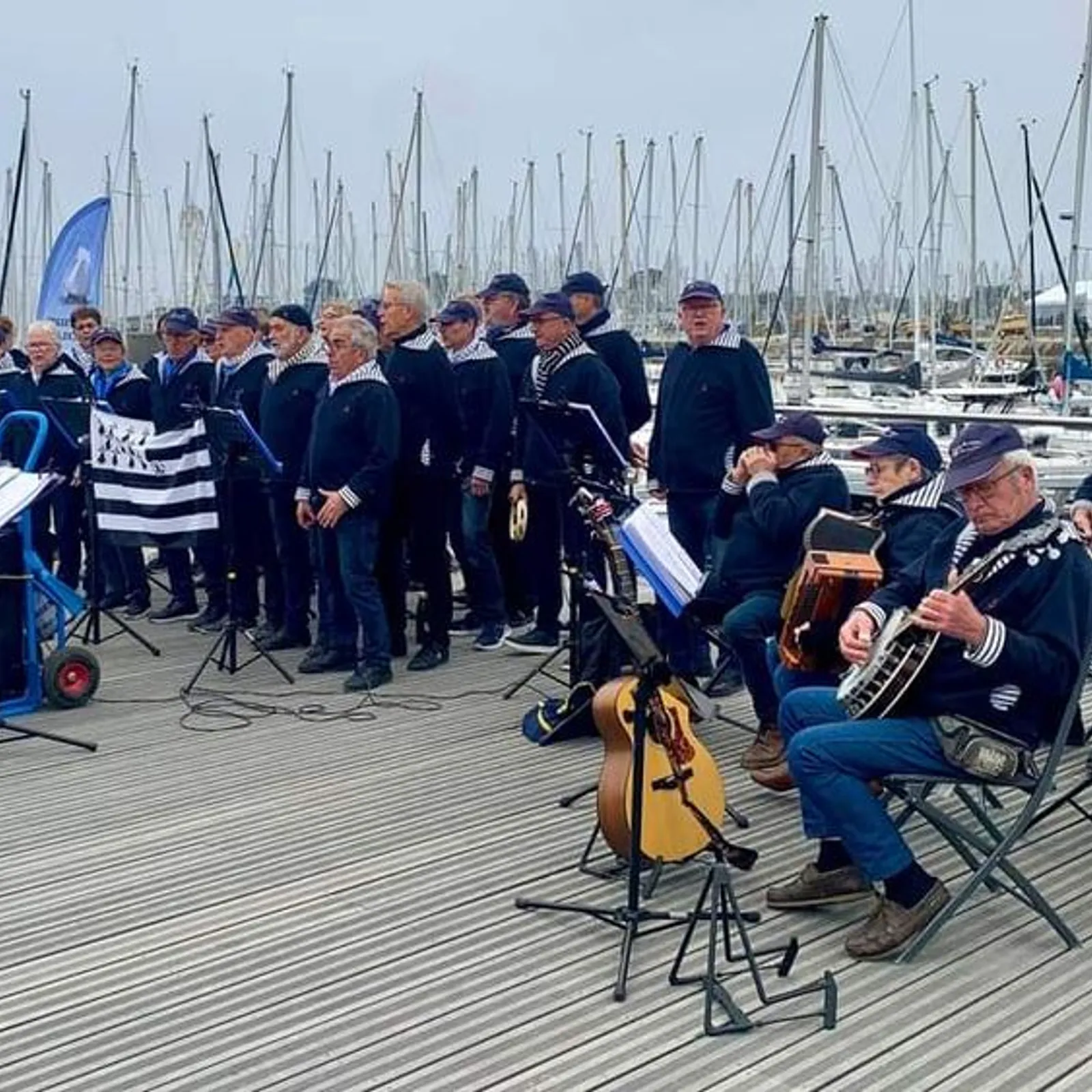 ZOOM - Reportages Timbre FM => Christian Codet, président des Bateliers de Célac - Chants de marins