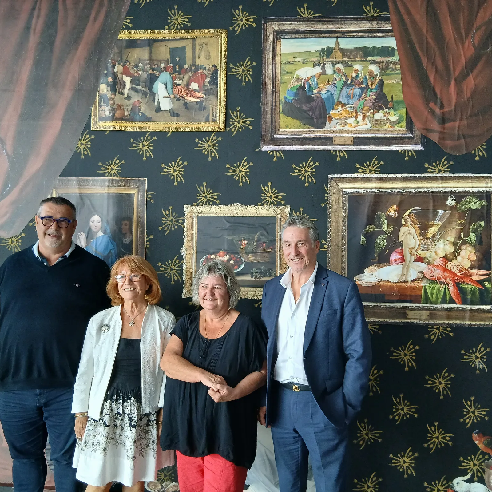 Lid urzh kolier an Erminig 'vo 'ba Plougastel 'benn disadorn!