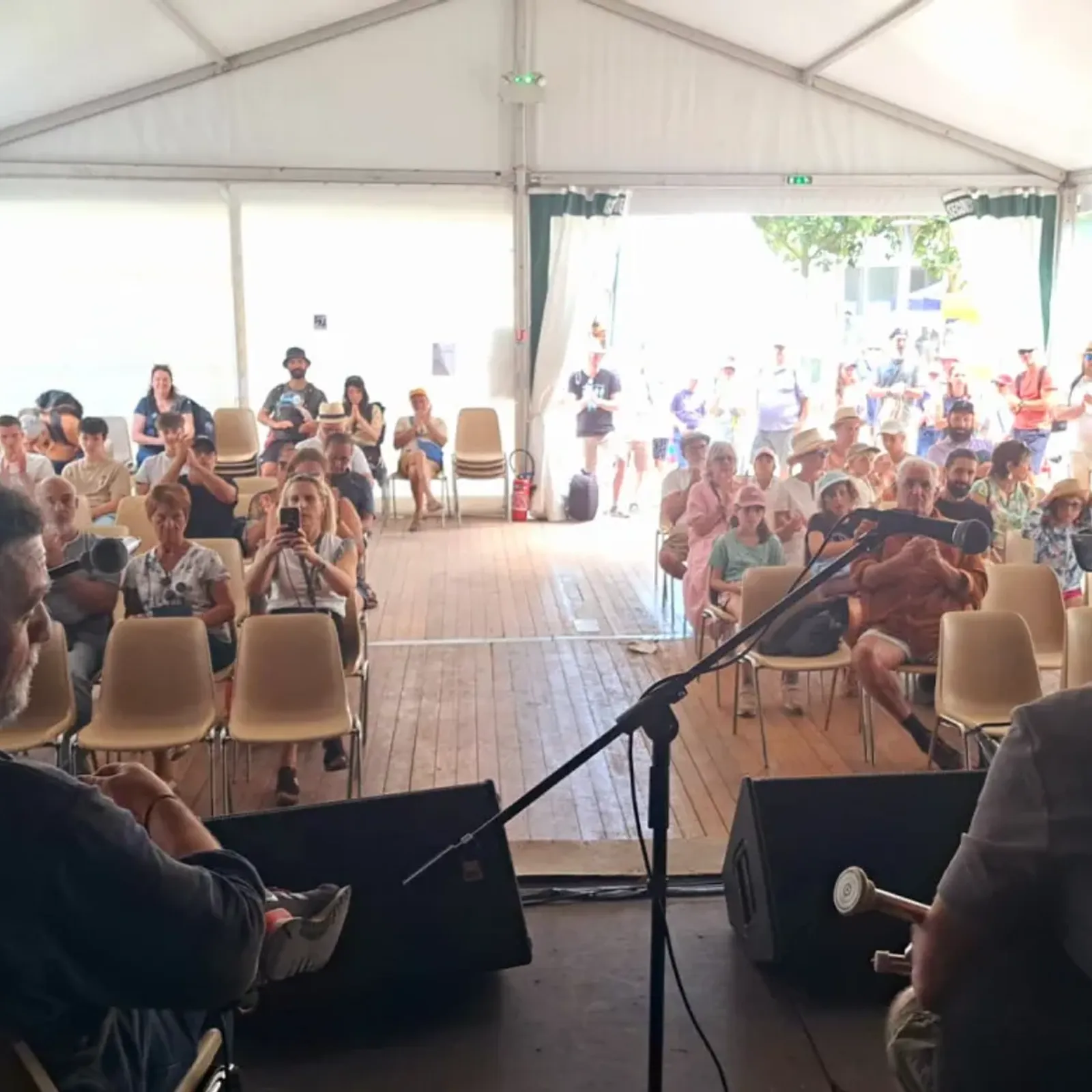 Musique live et interview du Leonard Barry Trio