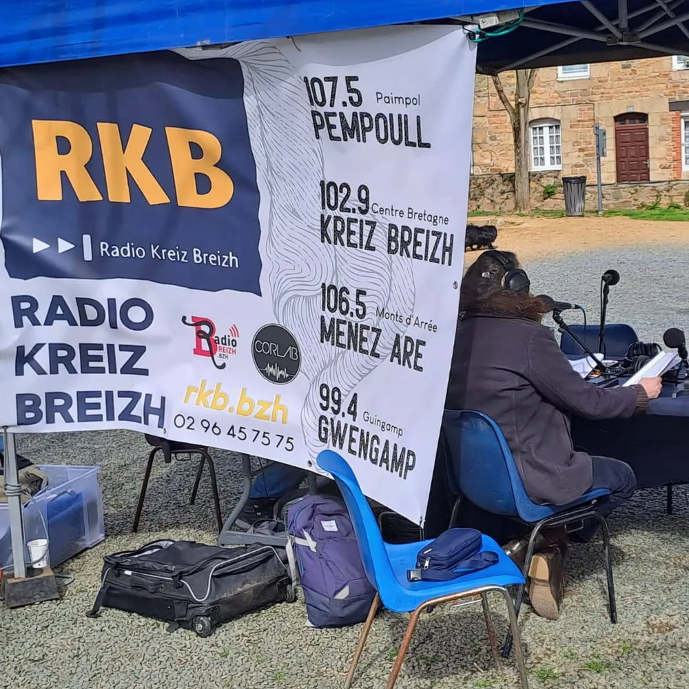 107.5 : war-eeun eus marc'had Pempoull da lidañ ar frekañs nevez !