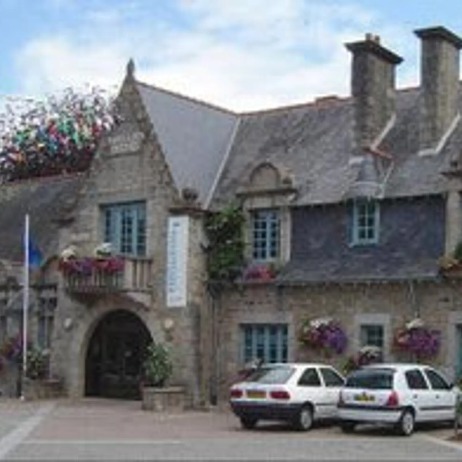 Episode 10 : Pont Melvez/ Saint Servais/ Locarn/ Plougonver/ Maël Pestivien/ Peumerit Quintin/ La Chapelle Neuve/ Belle Isle en Terre/ Louargat/ Plounevez Moëdec