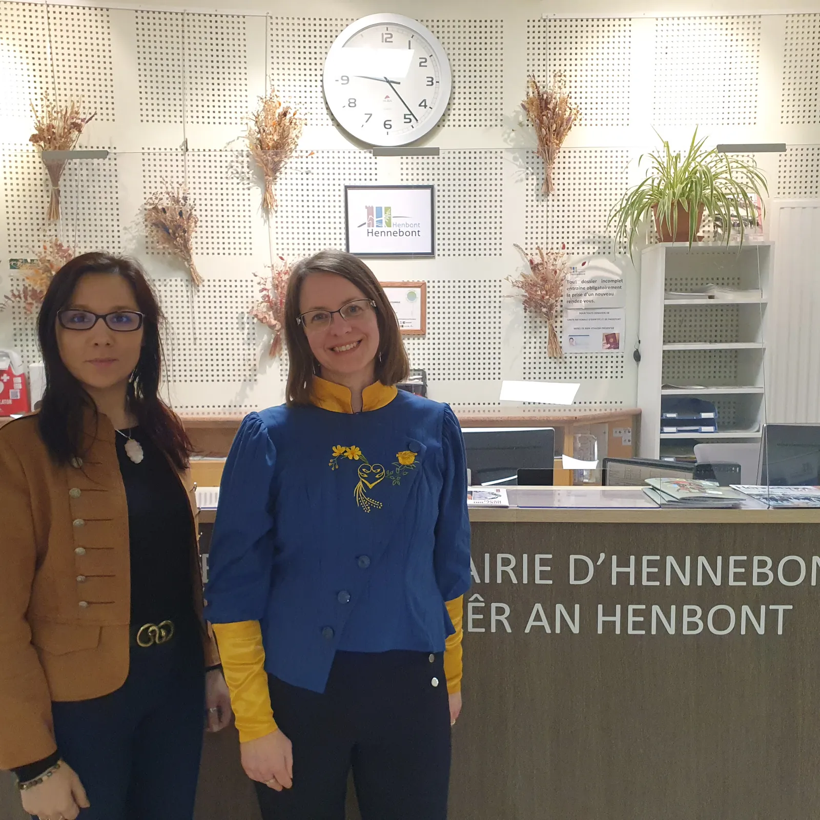 Paset eo kêr an Henbont en tu dehoù