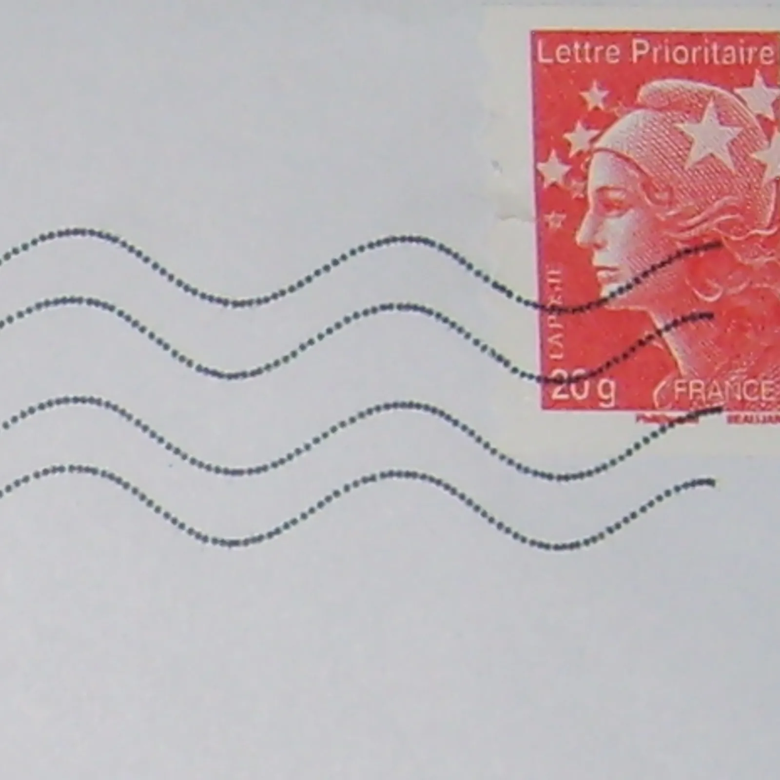 Ne vo ket moullet timbroù ruz ken