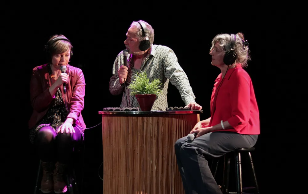 Neizheta, elle niche où la langue ?