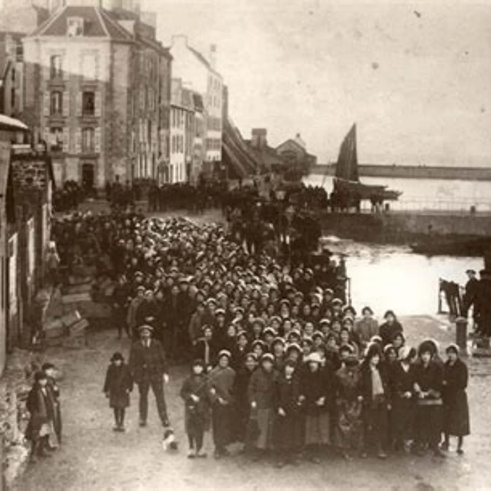 'Benn bloaz e vo lidet 100 bloaz harz-labour ar friturioù e Douarnenez