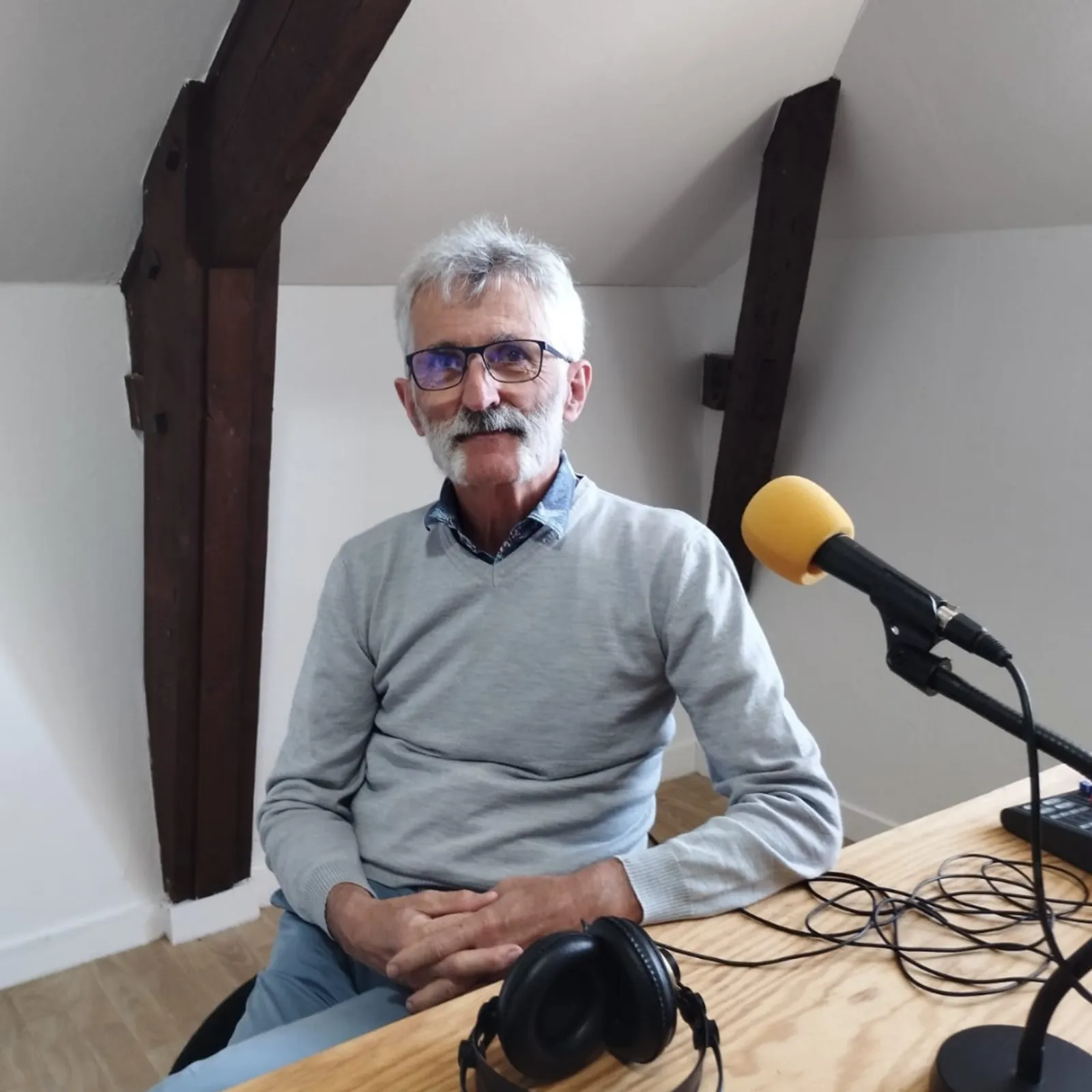 Du "méchant patois" à la langue de création : le parcours d’Yves Bourdaud