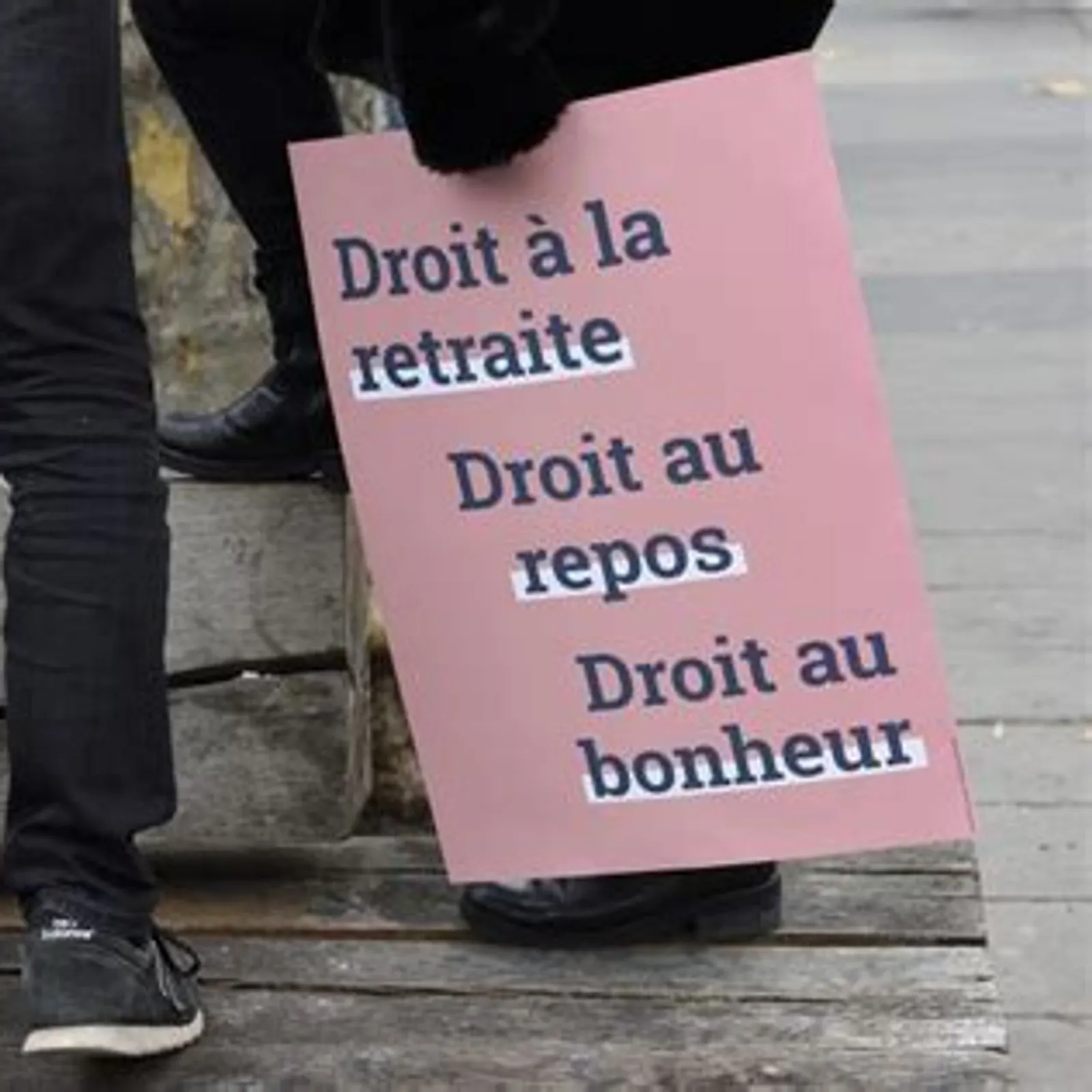 Soñj tud yaouank war adreizh al leveoù