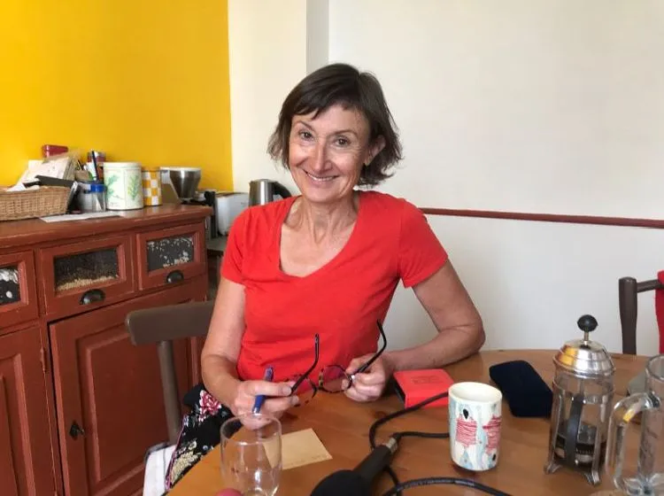 Michèle, chanteuse lyrique de rue, comédienne, écrivaine…