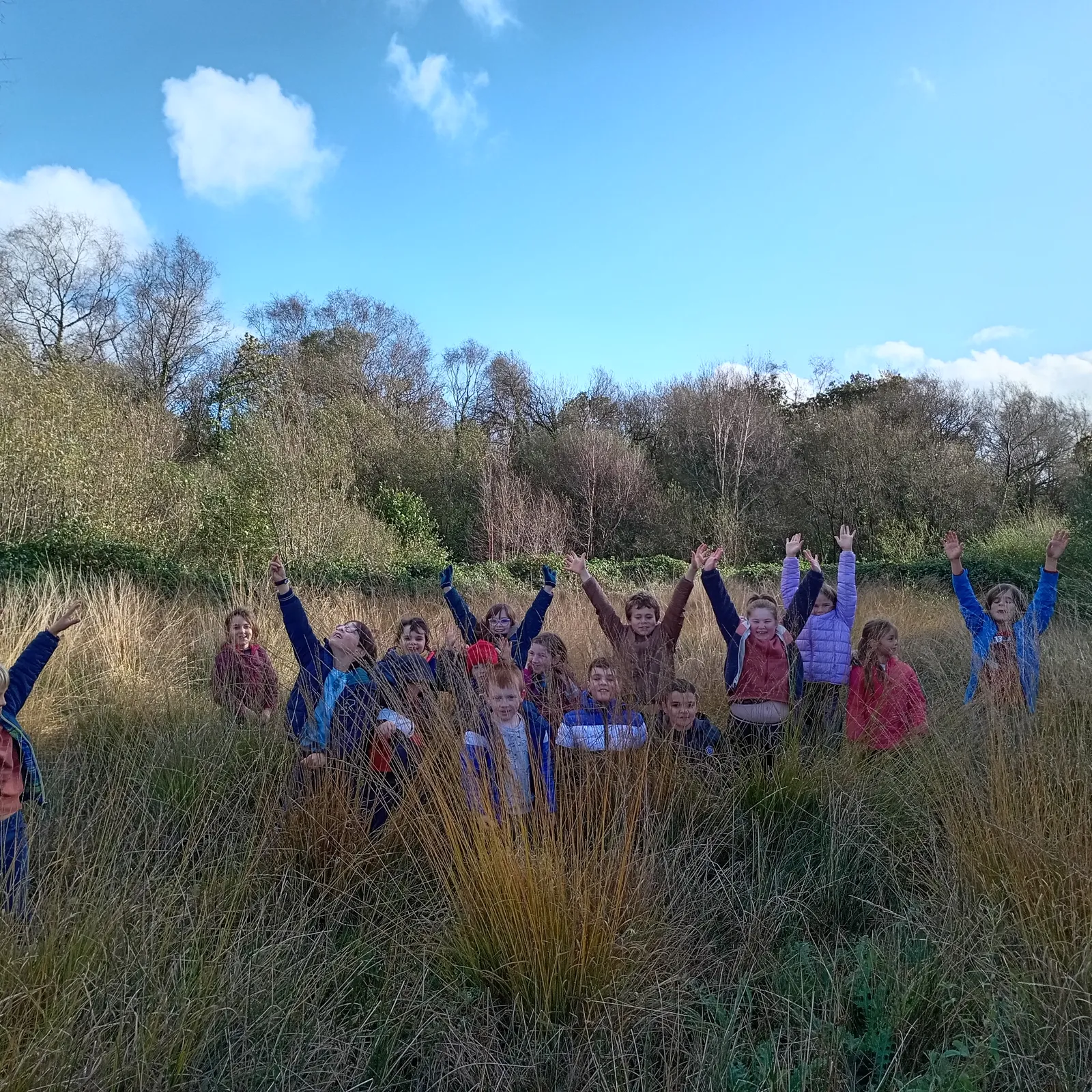 Aire éducative terrestre les écoliers de Kergrist nous guident dans leur espace naturel