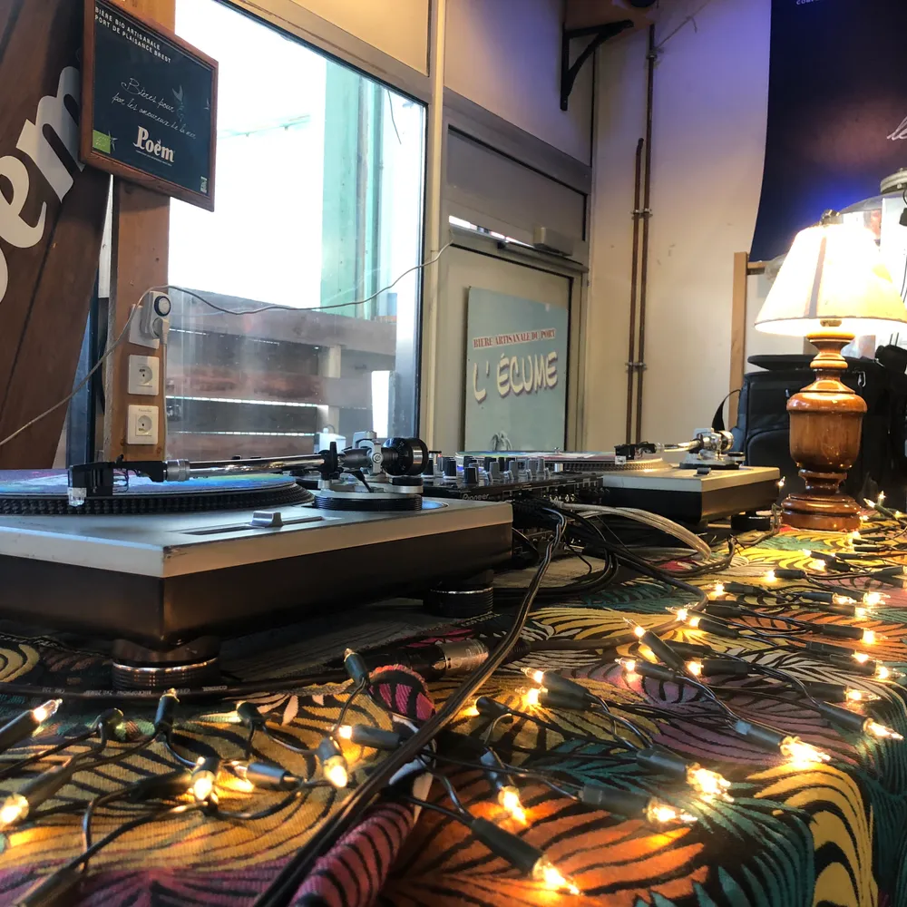 SONO MONDIALE chez Poem 