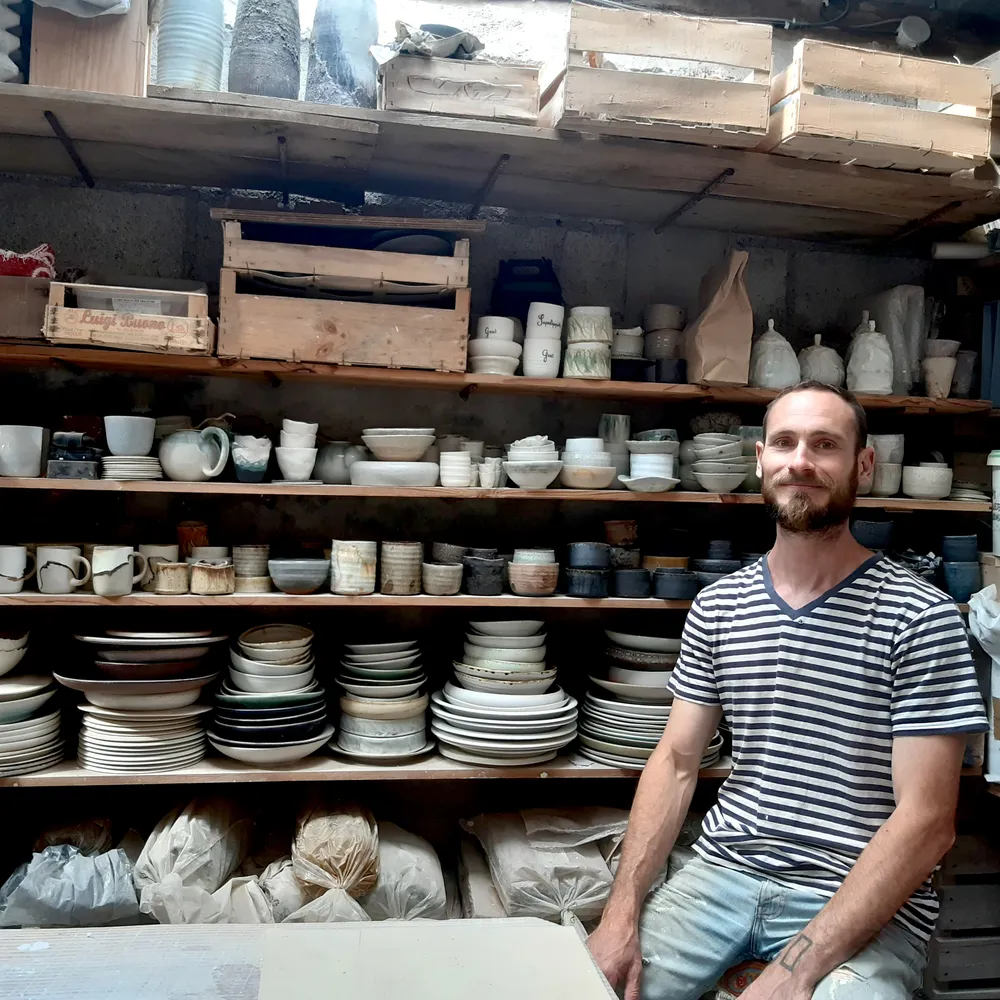 Cyril Dennery, les mains dans la terre