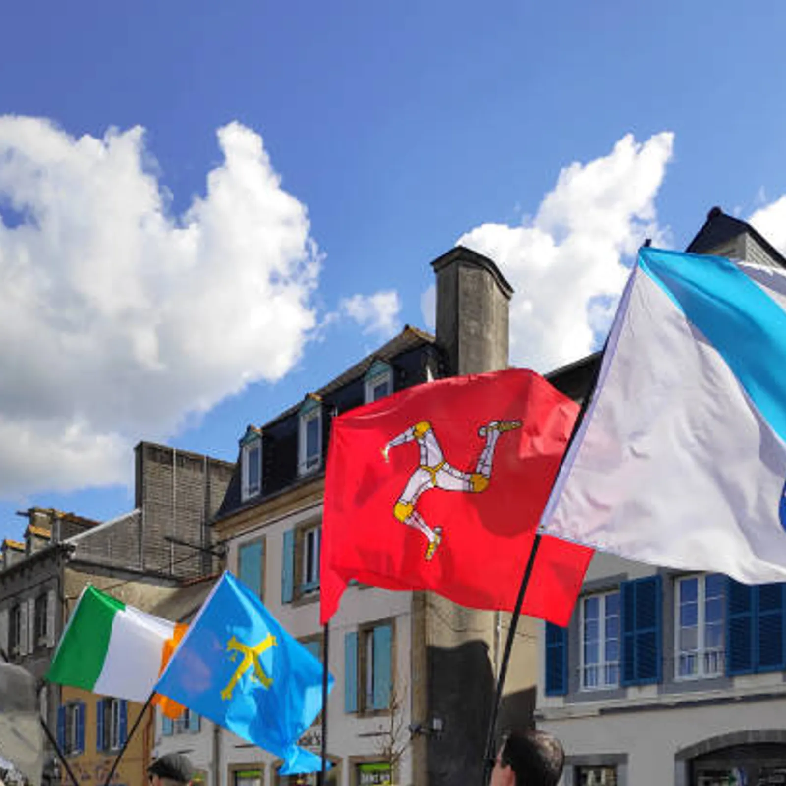 Dalc'het vo ar festivalioù e 2024 en desped d'arJO!