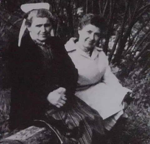 Ivona Martin diwar-benn Roparz Hemon 2/2