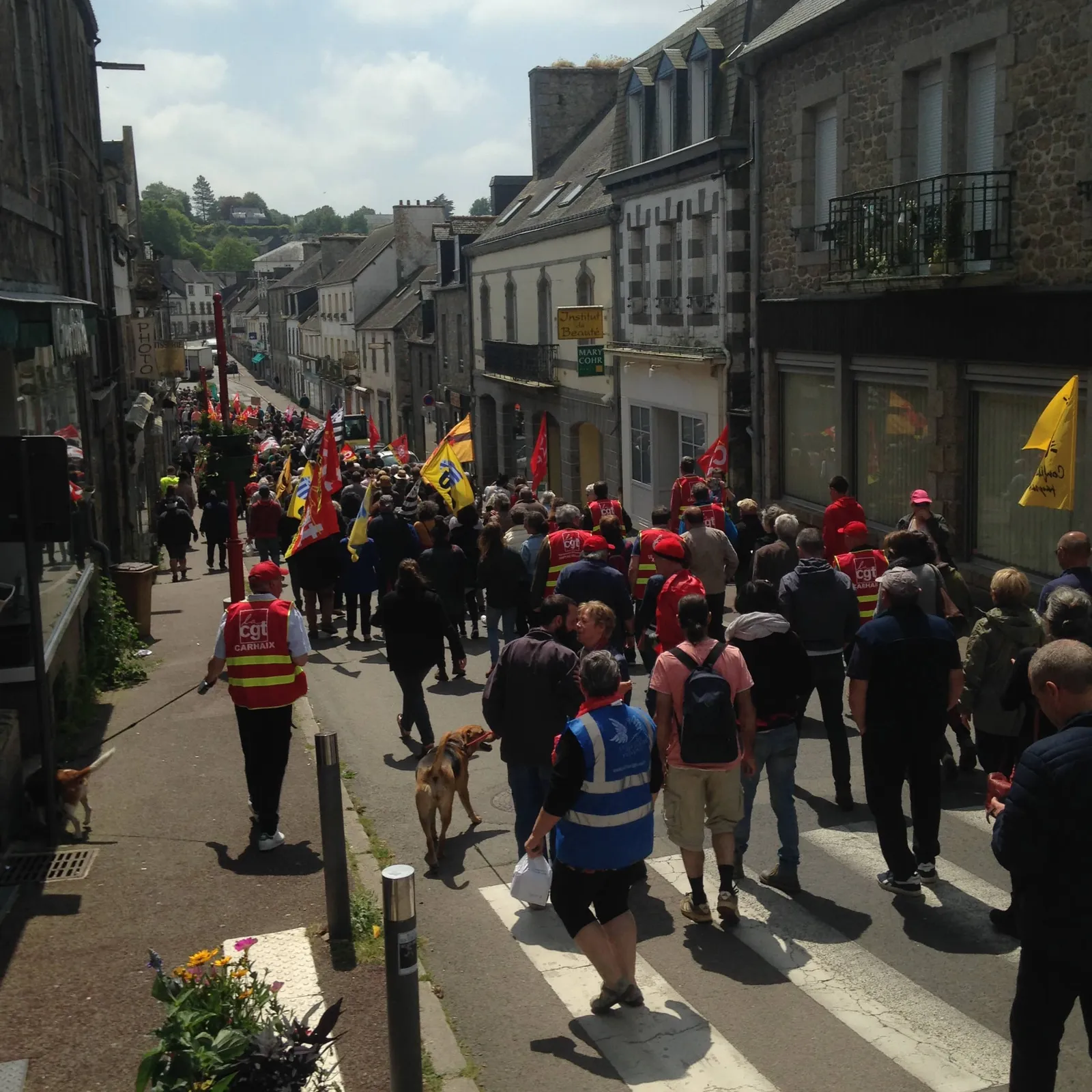 Manifestadeg enepfaskour e Rostrenn da respont d'an tagoù nazi