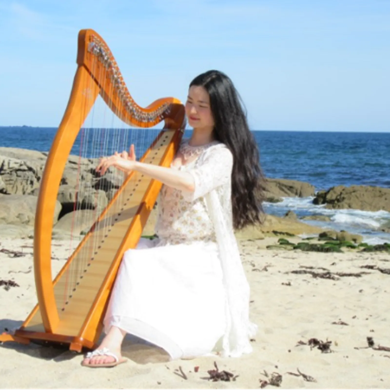 Aya – Va c’halon em c’hreiz