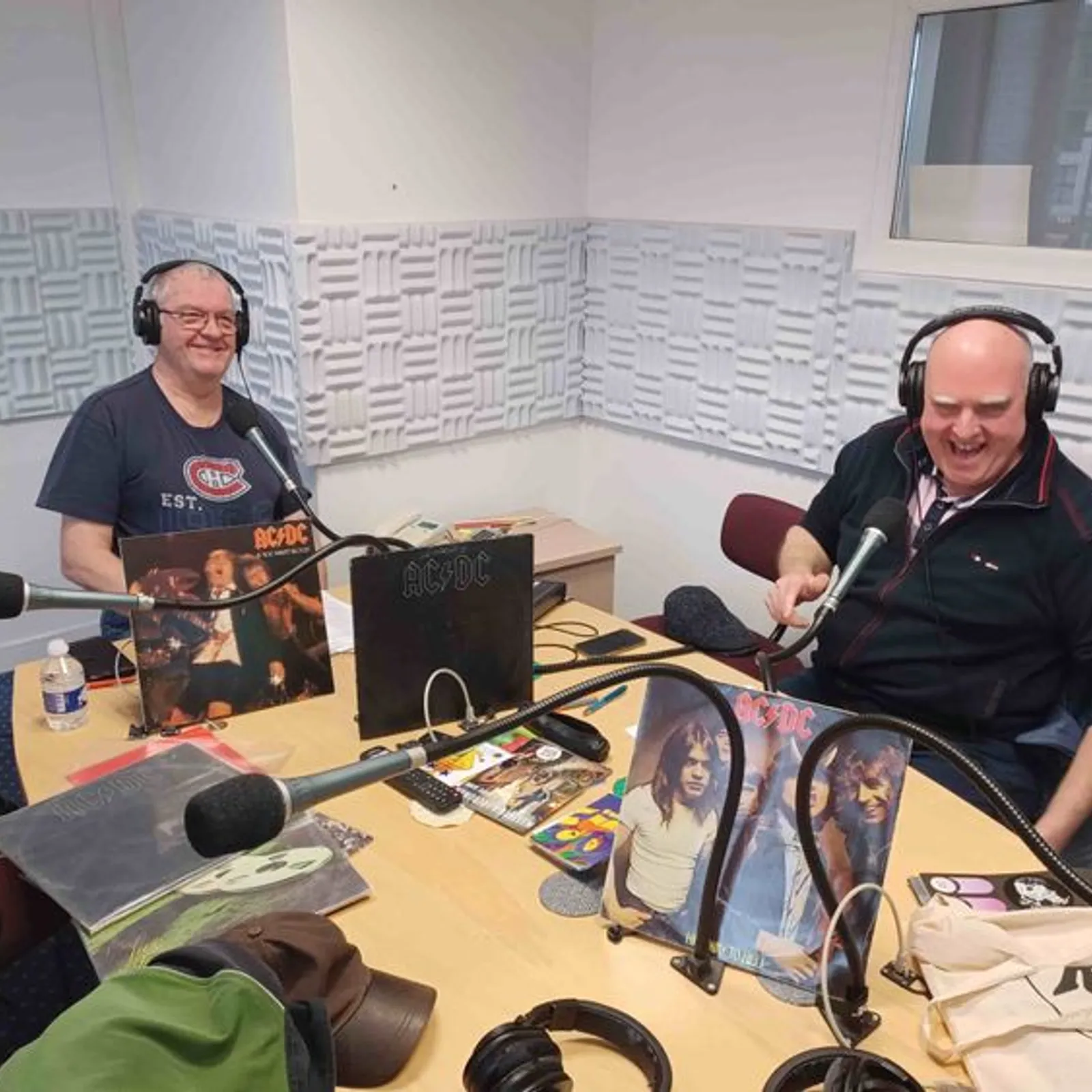 Play it loud en 380V sur Back in Black d'AC/DC