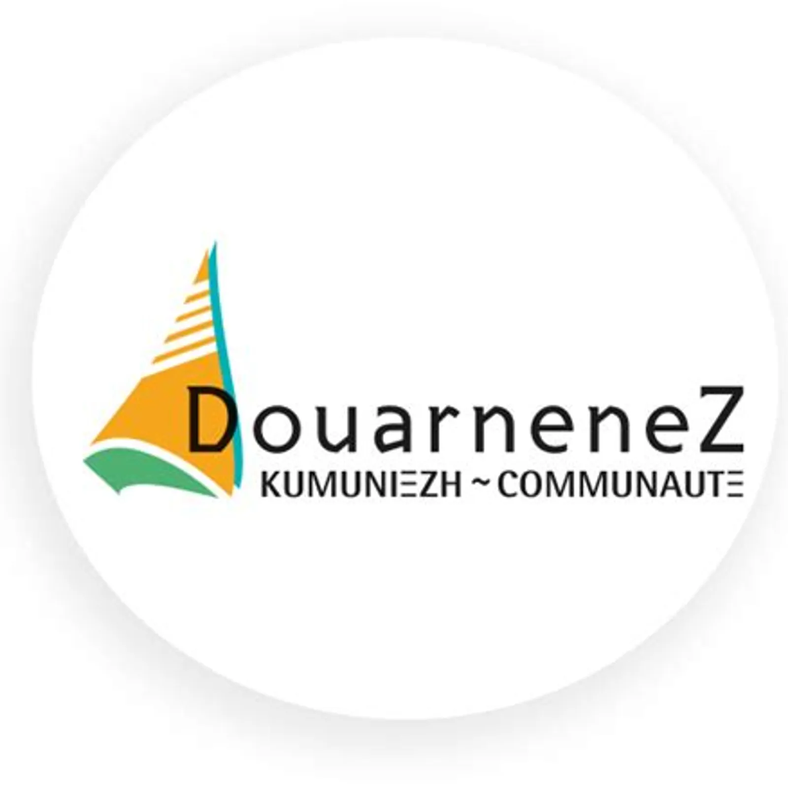 Tizhet he deus Douarnenez kumuniezh live kentañ ar garta "Ya d'ar brezhoneg"