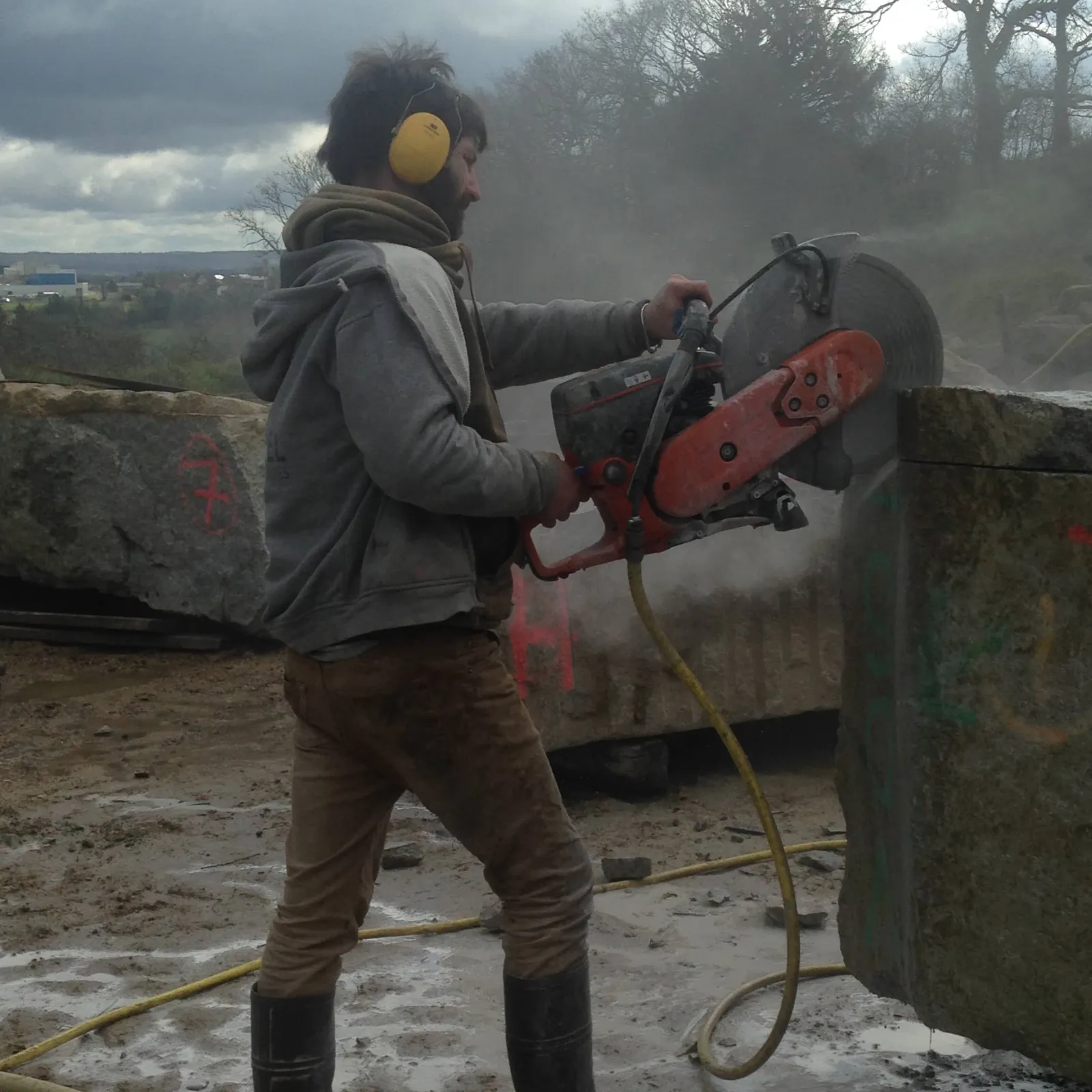 Ur pezh feunteun vaen a vo savet war digarez 15 vloaz "Traoñnienn" ar Sent