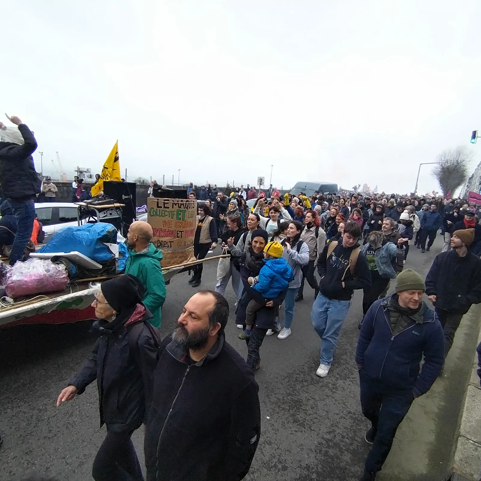 Manifestadeg a-enep adreizh al leveoù: n'eo ket manifestourien zo evit lonkañ prezegenn Macron