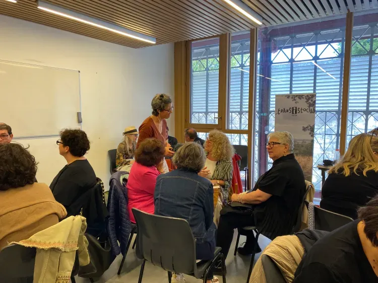 "Pourquoi pas vieilles" au Contre salon du CNAV/ Qu'est ce qu'on dit des vieilles dans leur dos ?