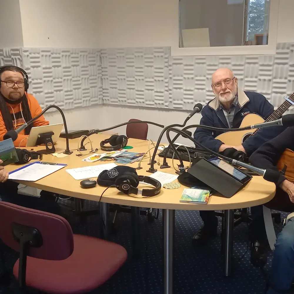 En Confidences, accoudés au Bastingage