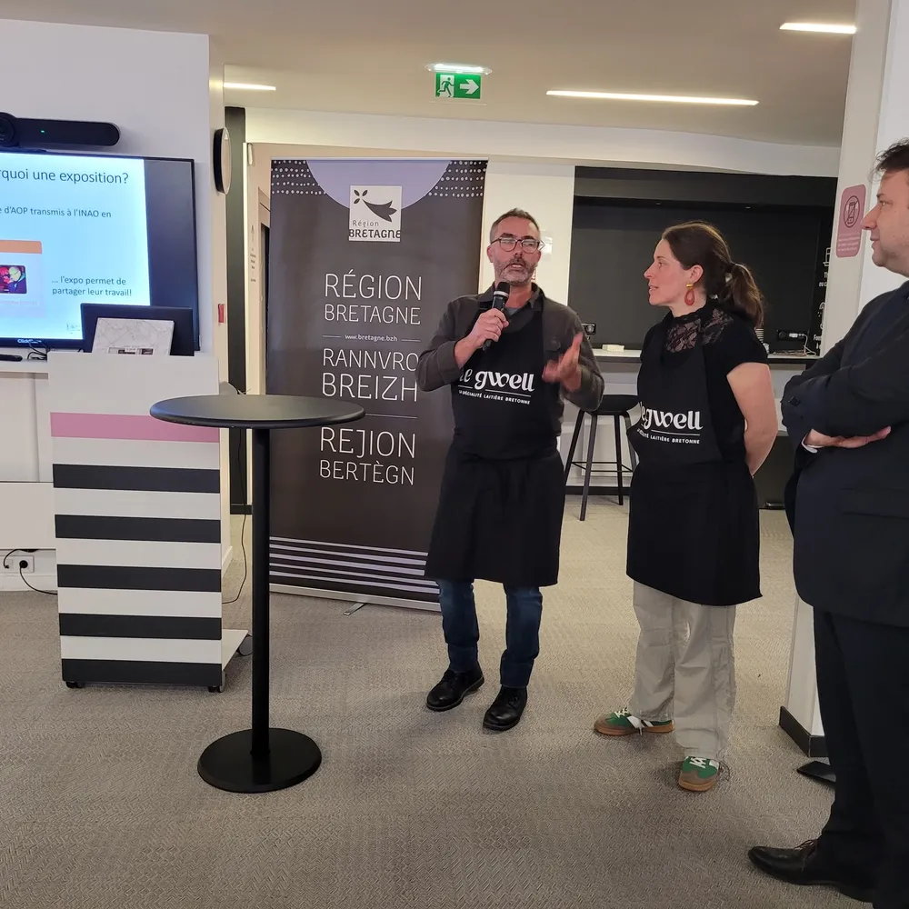 Inauguration d'une exposition photo sur le Gwell à la maison de la Bretagne à Paris 02