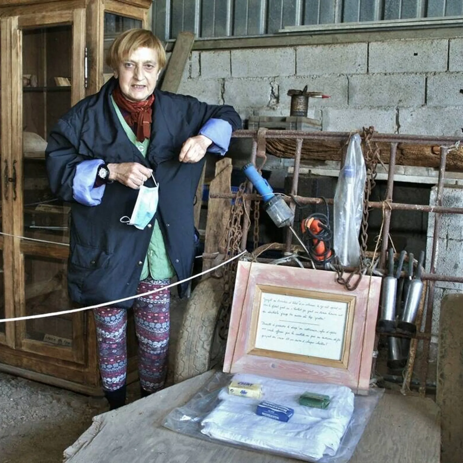 De vieux outils et des meubles du pays