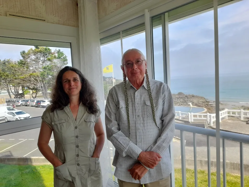 Rencontre avec Walter Echo Hawk, chef amérindien, avocat et historien invité à la Roche Jagu 01