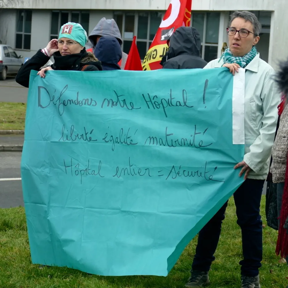 8 mars : Rassemblement en soutien à la maternité de Guingamp et à ses soignant.es 