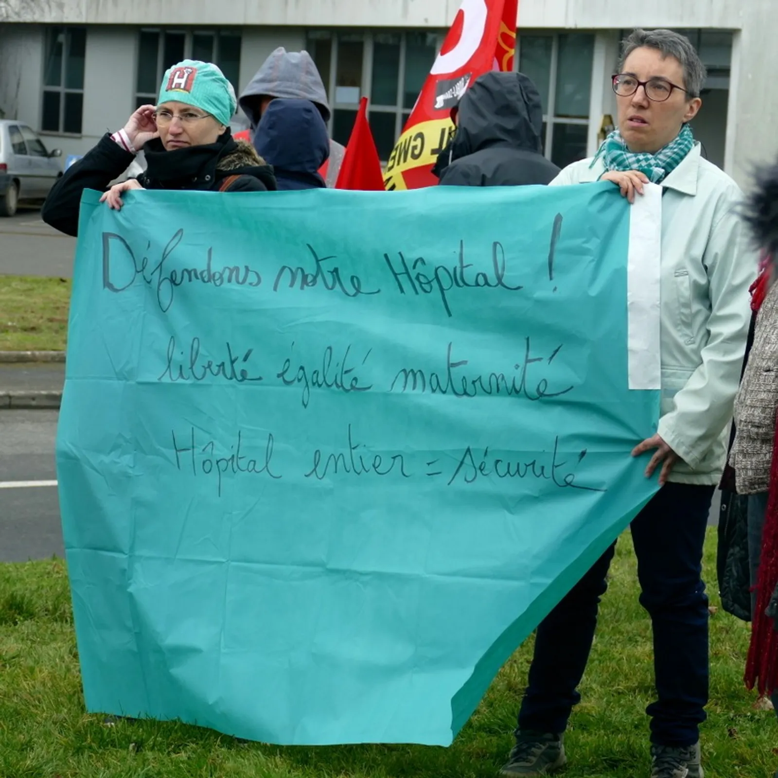 8 mars : Rassemblement en soutien à la maternité de Guingamp et à ses soignant.es 