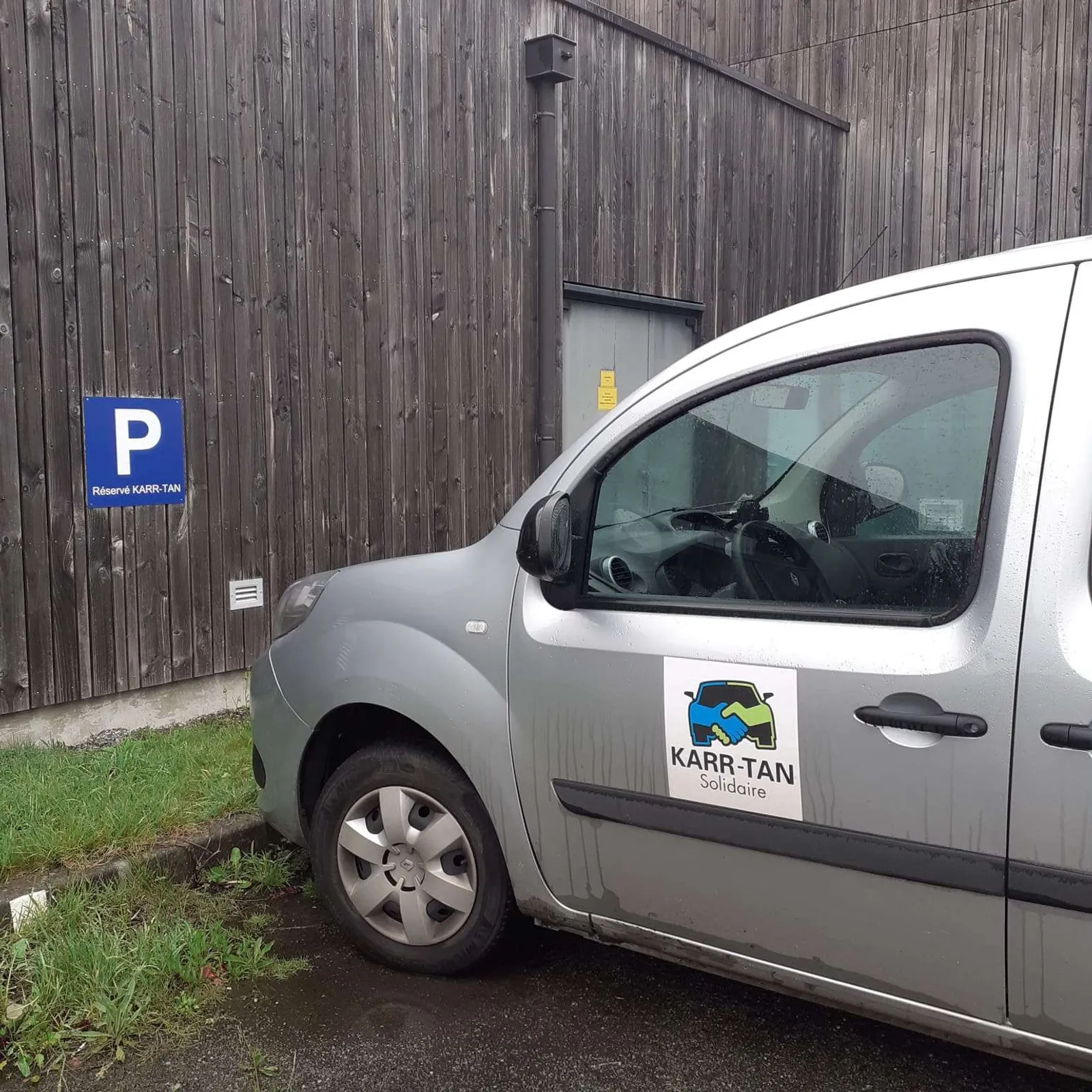 Karr-tan Solidaire a sikour an dud da vone-done e Molan