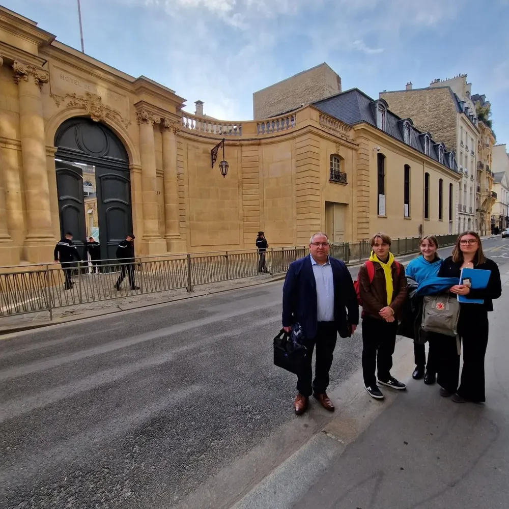 Tarzh an noz al Lun 28 a viz Ebrel 2025