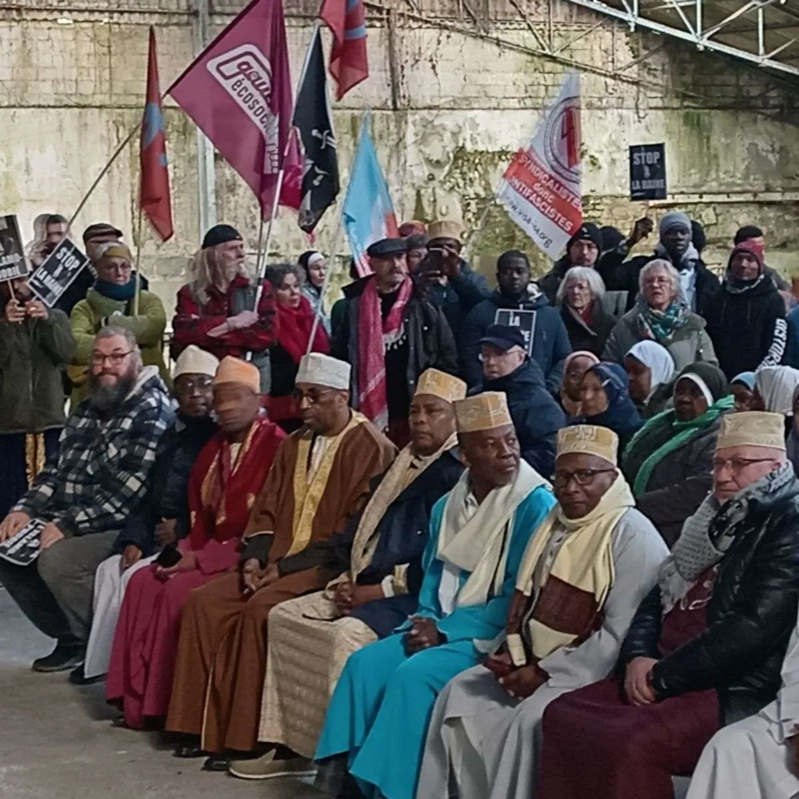 250 den o doa manifestet a-enep d'an islamofobiezh e Montroulez