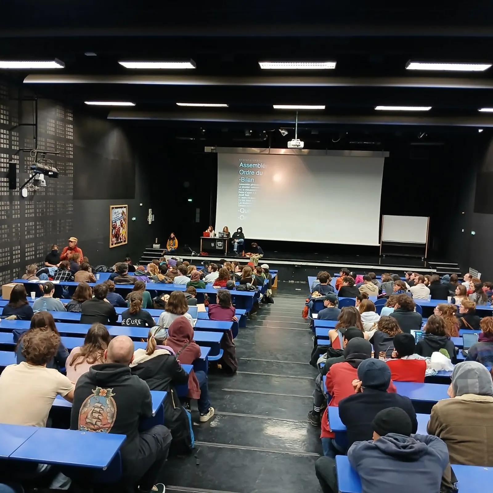 Stanket eo bet an UBO gant ar studierien evit stourm ouzh an troc'hoù budjed!