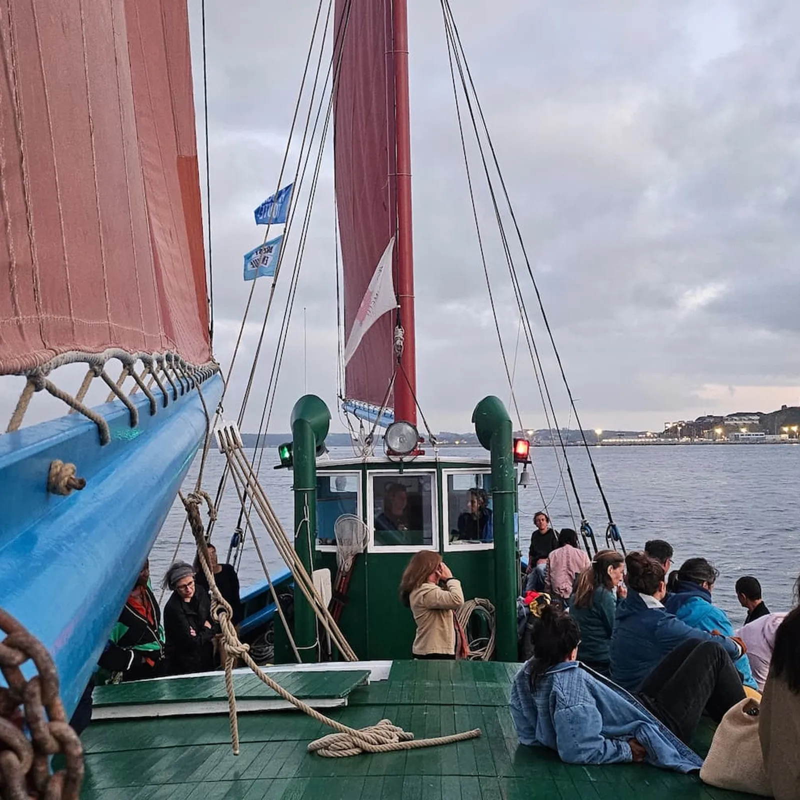 Avec Anaon, des rituels funéraires et maritimes pour les cendres des défunts