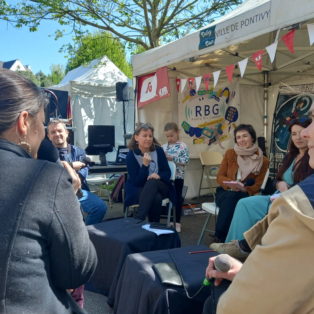 Femmes sur les scènes de fest-noz: les pieds dans le plat !