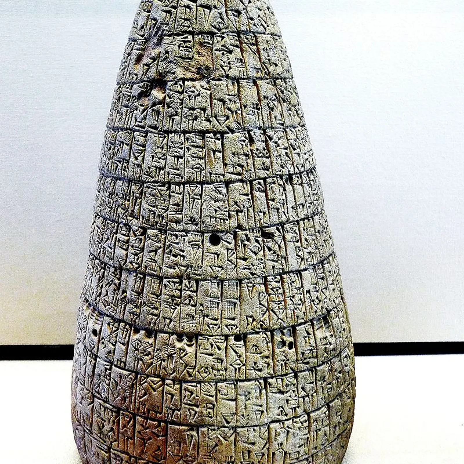 La première langue de l'Histoire