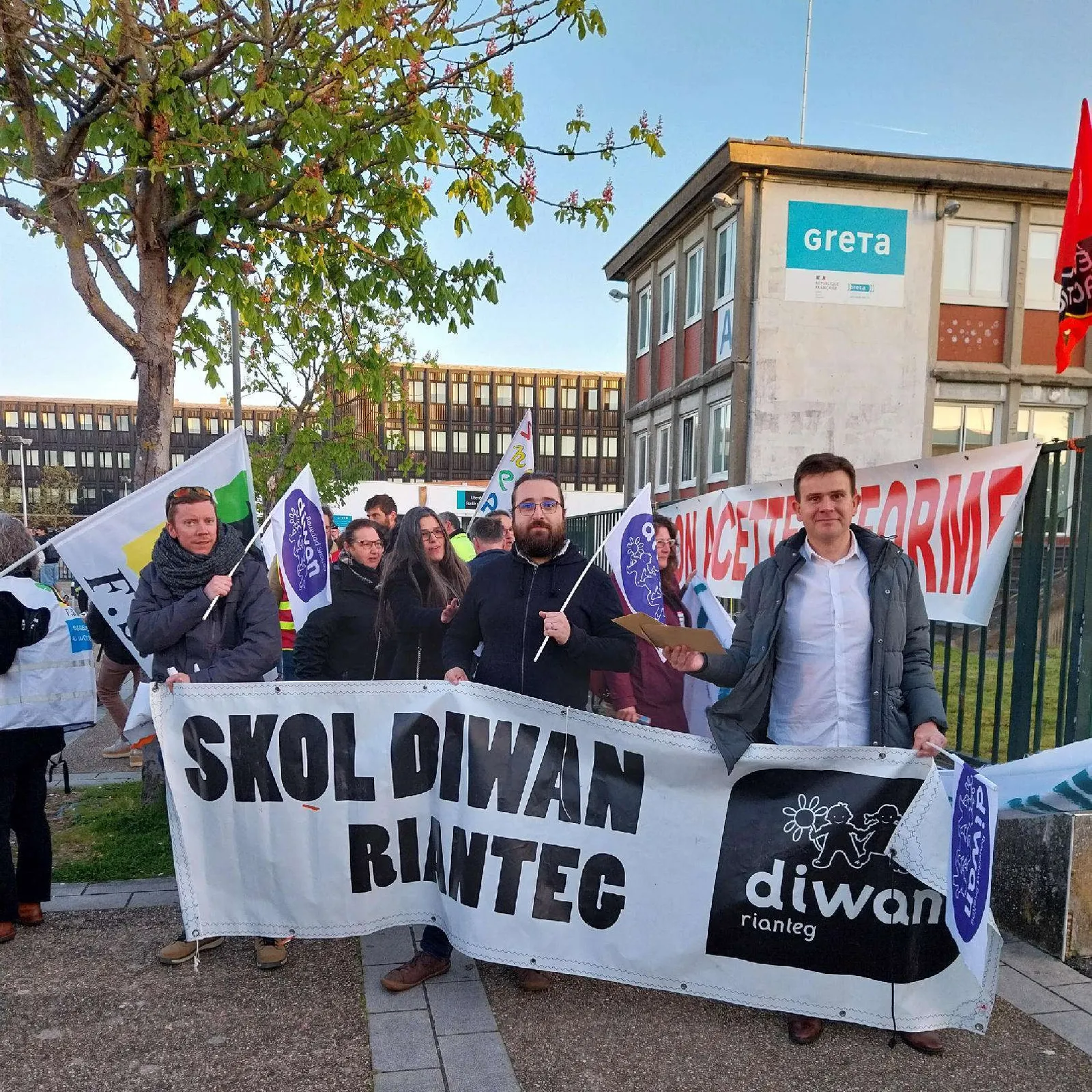 Breved e brezhoneg : emañ Diwan o c'hortoz respontoù a-berzh Nicole Belloubet