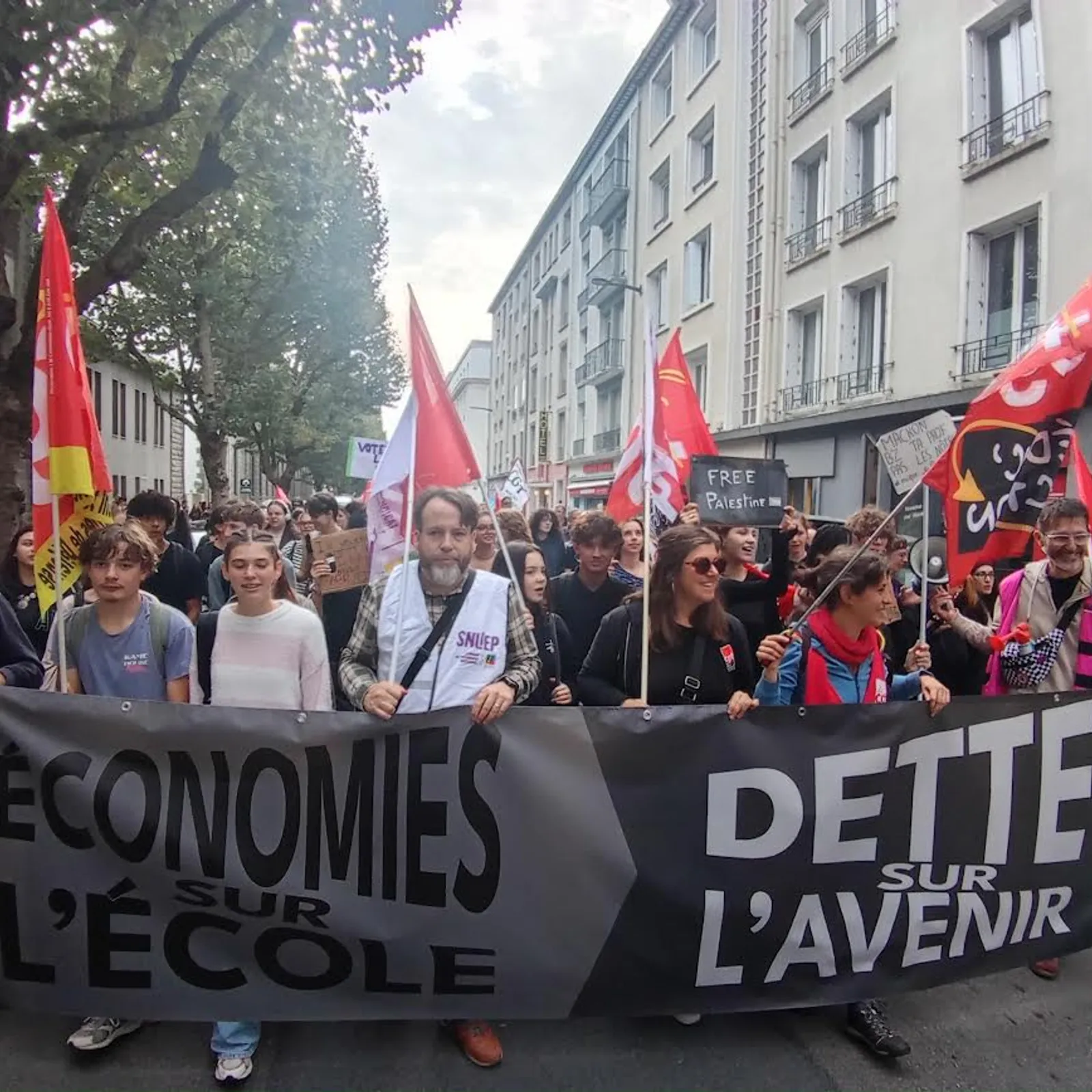 3000 war ar straedoù 'ba Brest evit ar servijoù publik