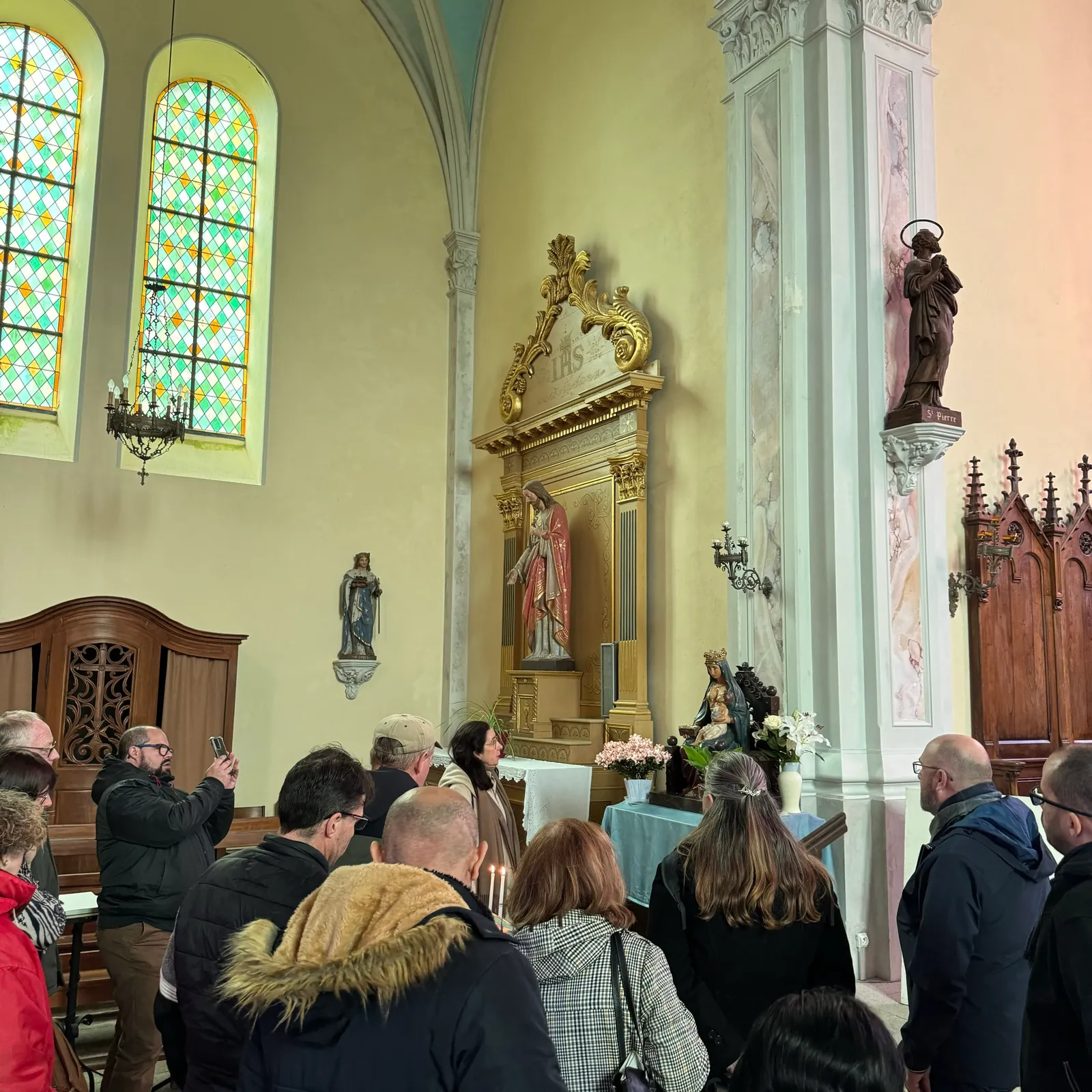 Menezaoter, ur gumun war an harzh gant Bro-C'hall da weladenniñ!